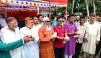 মান্দা উপজেলা প্রশাসন গোল্ডকাপ ফুটবল টুর্নামেন্টের শুভ উদ্বোধন